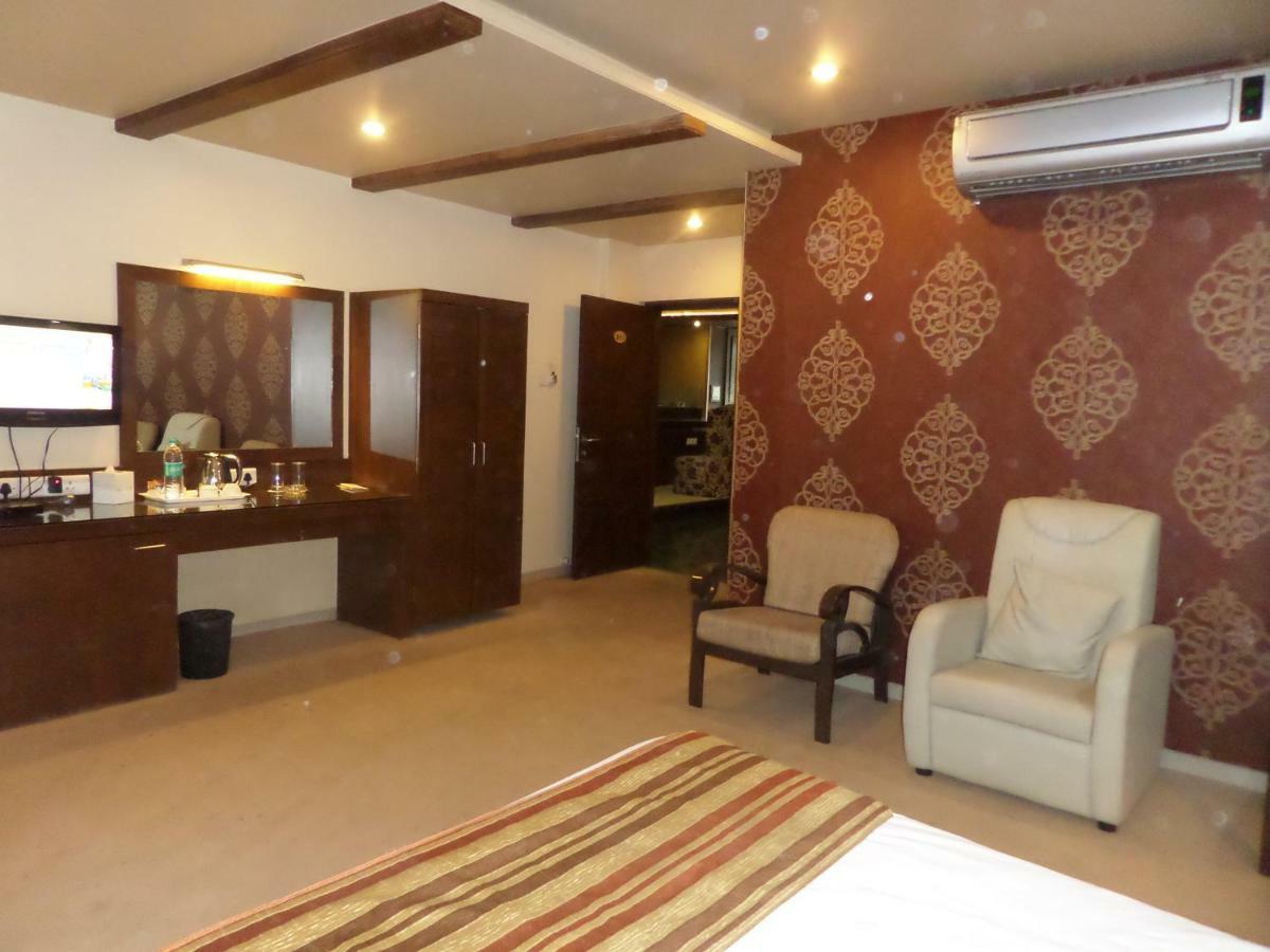 Matrix Inn Pune Exterior photo