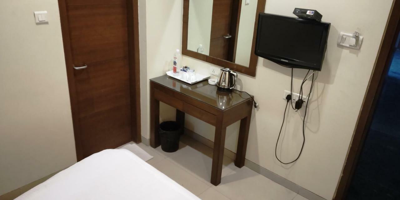 Matrix Inn Pune Exterior photo