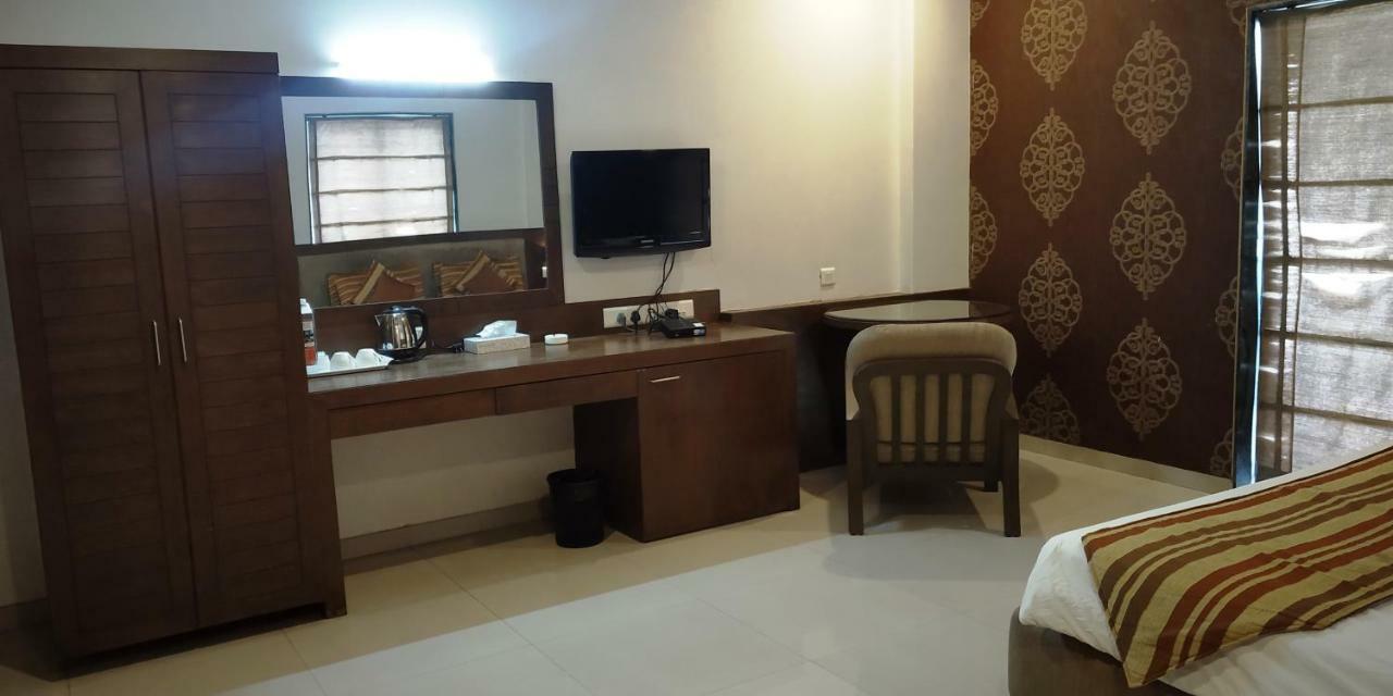 Matrix Inn Pune Exterior photo