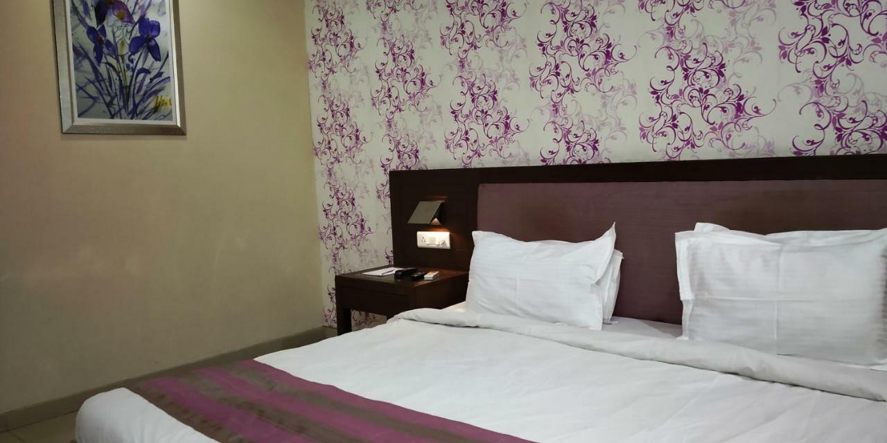 Matrix Inn Pune Exterior photo