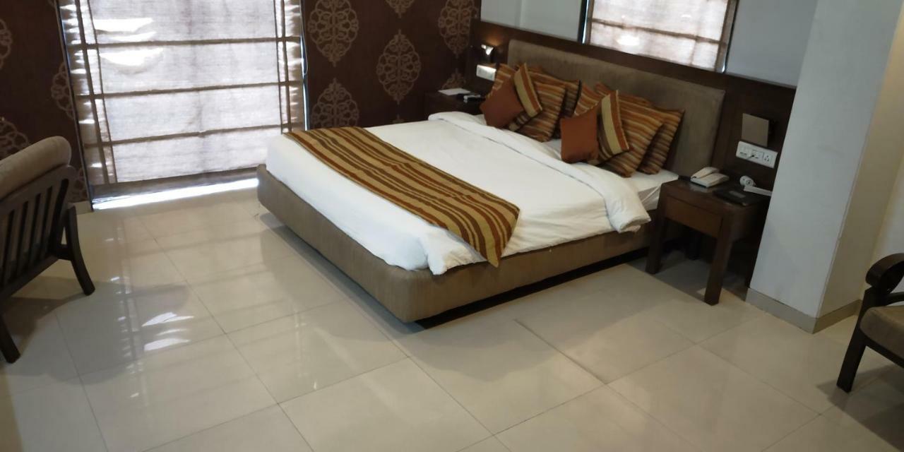 Matrix Inn Pune Exterior photo